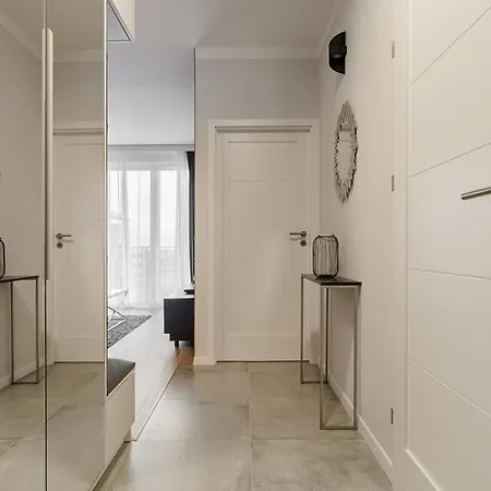 Apartment 1bed With Gym - P&o Warsaw